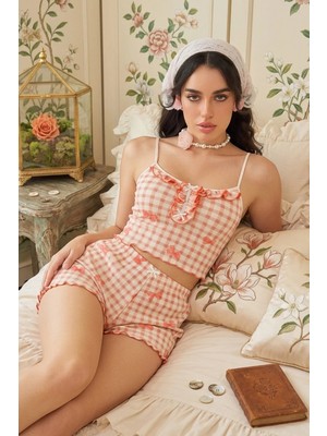 Bella Notte Kadın Pembe Ekose Fiyonk Desenli Askılı Crop Atlet ve Fırfırlı Şort Pijama Takımı