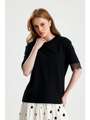 Rose Arya Siyah_kol Ağzı Dantel Detaylı Tshirt