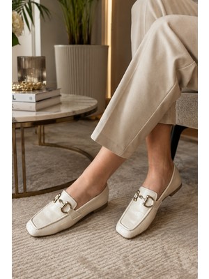 Renkli Butik Kadın Loafer Makosen Metal Tokalı Rugan Günlük Ayakkabı