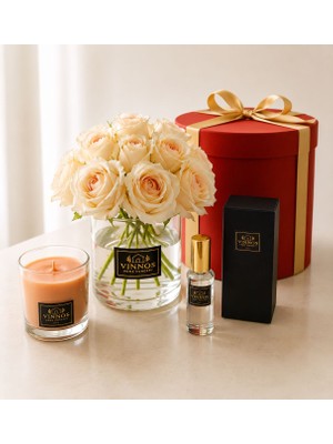 Vinnos Home & Concept 12'li Krem Dokulu Yapay Gül Aranjmanı - Dekoratif Cam Vazolu Mum ve 30 ml Oda Kokulu Hediye Seti