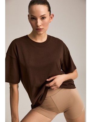 Urban Beat Rıelle Kadın %100 Organik Pamuklu Kalın Dokulu Oversize Fit Yuvarlak Yakalı Kahverengi T-Shirt