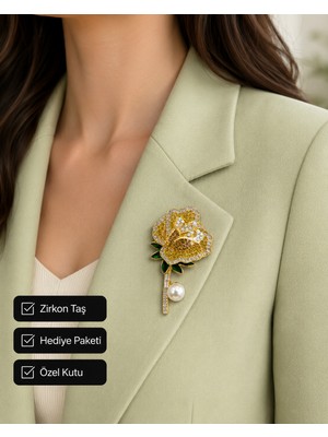 Herşey Nota Premium Hediye Gold Gül Tasarımlı Inci Detaylı Zirkon Taşlı Kadın Broşu