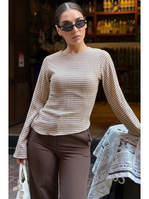 Madmext Kahverengi Kare Desenli Belden Oturtmalı Bluz MG2849