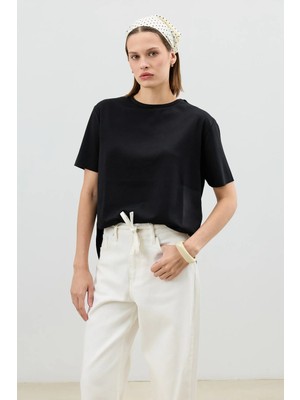 Antioch Siyah Dökümlü Kadın T-Shirt