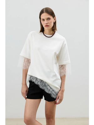 Antioch Beyaz Dantel Detaylı Kadın T-Shirt