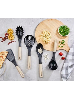Avcılar Plastik Mutfak Servis Seti 5 Li Kaşık , Kepçe , Kevgir , Spatula , Makarna Kaşığı , Standlı