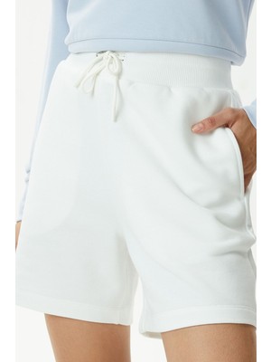 Lacoste Women's Loose Fit Cotton Shorts Kadın Bol Kesim Pamuk Şort Beyaz