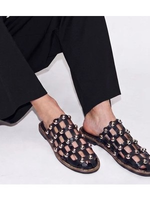 Shoetek Livya Kadın Terlik Pimli Siyah Deri