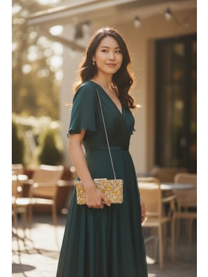 Dilora Collection Sarı (Gold Ton) Kristal Taşlı Abiye Çanta – Zincir Askılı Işıltılı Clutch Gece Davet Düğün Nişan Çantası