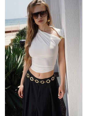 Asfaha Fashion Kadın Asimetrik Tek Omuz Dekolteli Gold Aksesuarlı Crop Bluz