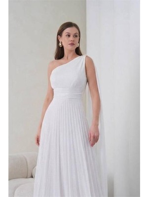 Neşeli Butik Kadın Beyaz Tek Omuz Tokalı Drape Detaylı Işıltılı Tül Kumaş Abiye Elbise --- NBS9388