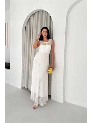 Neşeli Butik Kadın Beyaz Transparan Detaylı Tam Boy Astarlı Dantel Elbise NBK4619