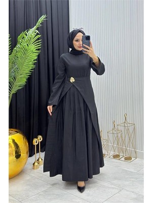 Neşeli Butik Kadın Siyah Broş Detaylı Drapeli Tam Boy Tesettür Elbise