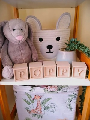 MurayTekno -Dekoratif Alfabe Harf Küp 5X5X5 cm Bebek Odası Doğum Günü Baby Shower Düğün Nişan Masa Dekoru-1 Adet(Bej)