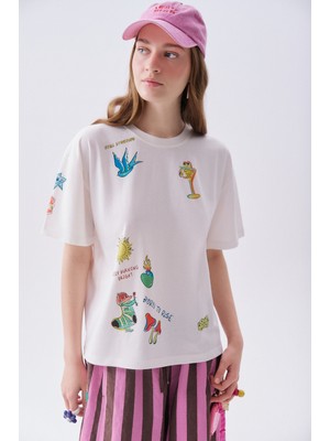 Mudo Kadın Beyaz Baskılı Loose Fit Bisiklet Yaka T-Shirt