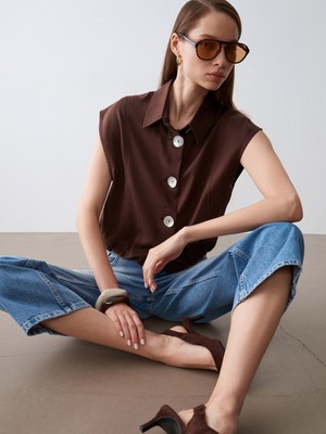 Dilvin 50545 Yaka Detaylı Kolsuz Bluz-Kahve