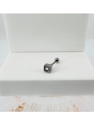 TeknoKapsül Rodyum Zirkon Taşlı Uç Kısmı : Pirinç Kıkırdak Bar Uzunluğu : 6 mm / Bar Kalınlığı 0.8 mm / Top Boy