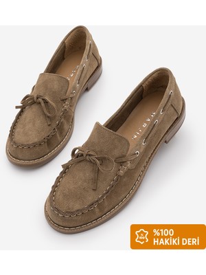 Marjin Kadın Hakiki Deri Dikiş Detaylı Fiyonklu Vardola Olive Loafer Günlük Ayakkabı Savron Toprak Süet