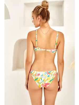 Lapieno Halka Detaylı Ince Askılı Bikini Takım