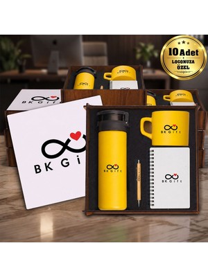 BK Gift Logonuza Özel 10 Adet Ahşap Kutulu Sarı Kurumsal Hediye Seti – Cam Suluk, Seramik Fincan, Defter ve Kalemli Promosyon Seti