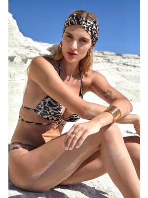 Lapieno Aksesuarlı String Üçgen Bikini Takım