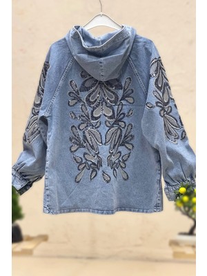 Sahnemoda Kapşonlu Kol ve Sırt Pullu Nakışlı Kot Ceket