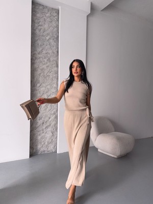 Aura Fashion Bisiklet Yaka Kolsuz Bluz ve Etek Görünümlü Pantolon Triko Takım