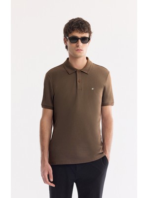 AVVA Erkek Kahverengi Kıvrılmaz Polo Yaka %100 Pamuk Basic Regular Fit T-Shirt B001032