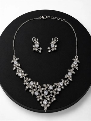 twingold Moda Şıklık Zarafet Zirkon Taşlı Gümüş Renk 2'li Kolye Küpe Seti