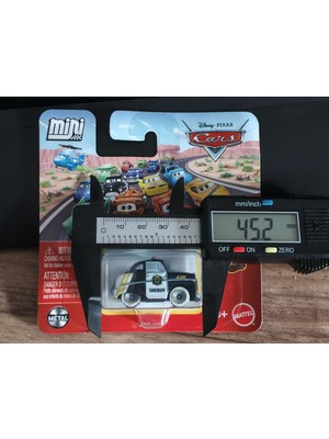 Disney Pixar Cars Mini Arabalar Sheriff Dikkat Uzunluk 4cm