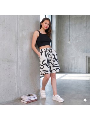 Trendseninle Kadın Beyaz Siyah Label Desen Müslin Pamuk Kısa Şort