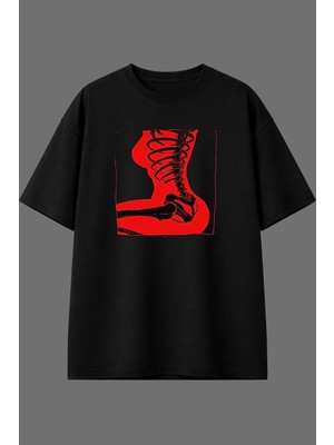 Vsrn Kırmızı Vücut Tasarım Ön Baskılı Siyah Oversize T Shirt
