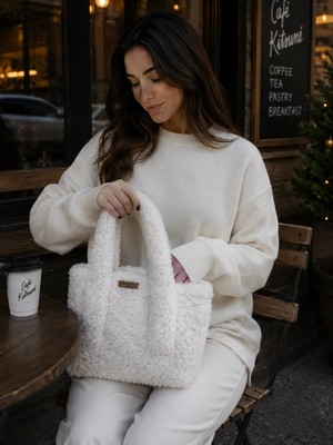 Nillys Kadın Kışlık Etrofil Rabbit Örgü Beyaz Astarlı Cepli Omuz Çantası (34X28)