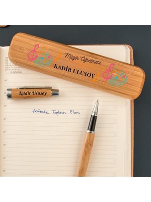 Hediye Vakti Müzik Öğretmenine Hediye Isme Özel Bambu Ahşap Roller Kalem Seti - Öğretmenler Günü Kutulu Kalem