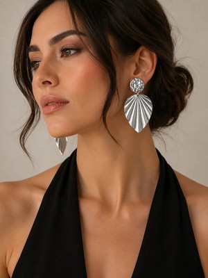 Allona Shop Silver Leaf Statement Küpe – Yaprak Form Modern Sallantılı Küpe