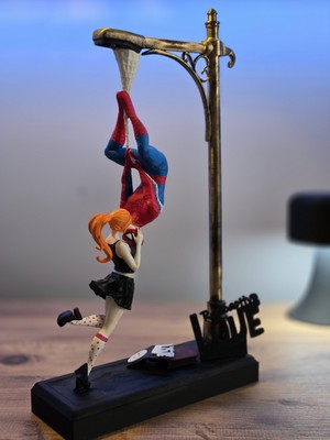 Pilovestik Mary Jane ve Örümcek Adam Sokak Lambası Figürü , Spiderman Lamba