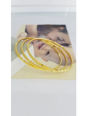 Sones Aksesuar Simli Ajda 6.5 cm Ölçülü Gold Kadın Çelik Bilezik 3'lü olarak gönderilmektedir. | SNS1038028