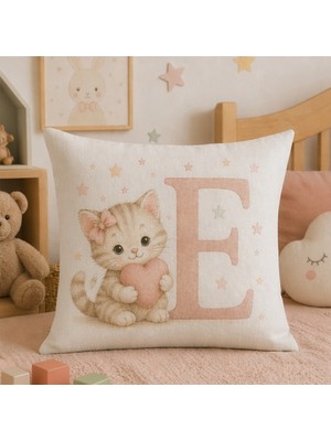 Kadorex Design Sevimli Kedicik Harfli Bebek Odası Kırlent Dekoratif Kılıfı (40 x 40) cm (E) Harfı