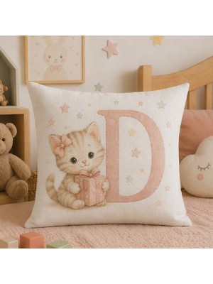 Kadorex Design Sevimli Kedicik Harfli Bebek Odası Kırlent Dekoratif Kılıfı (40 x 40) cm (D) Harfı