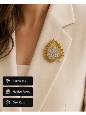 Herşey Nota Hediye Sarı Taşlı Yaprak Kadın Broşu Gold Renk Kristal Taş Detaylı