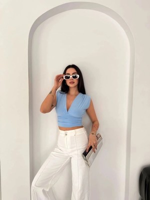 DS LLC Iegiyim™ Kadın Vatkalı Kolsuz V Yaka Drapeli Crop Bluz Likralı Fit - Bebek Mavisi Dsllc-Ilkelg