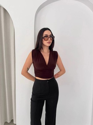 DS LLC Iegiyim™ Kadın Vatkalı Kolsuz V Yaka Drapeli Crop Bluz Likralı Fit - Kahverengi Dsllc-Ilkelgym