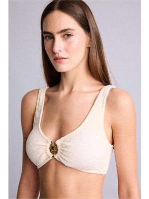 DeFacto Regular Fit Kırışık Dokulu Kapalı Beyaz Bikini Üstü E0206AX26SM