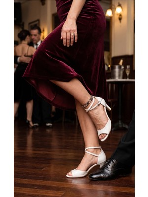 Lo Mejor Shoes Beyazın Dansı 6.5 cm Topuk Boyu Dans, Tango ve Abiye Ayakkabı
