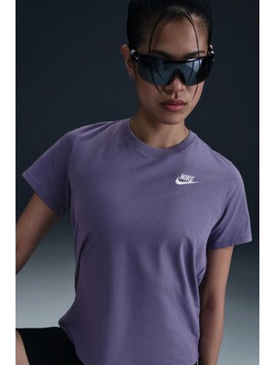Nike Sportswear Club Essentials Womens T-Shirt Kadın Tişört Mor