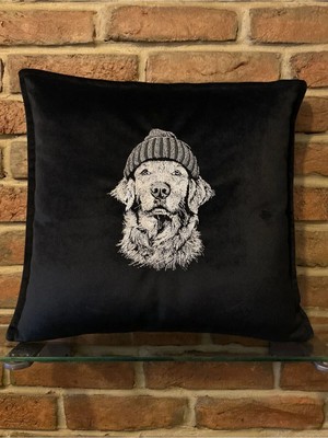 Harmony Factory Bereli Golden Retriever Nakışlı Siyah Kadife Kırlent Kılıfı Köpek Severlere Özel Dekoratif Yastık