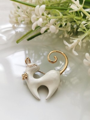 Halley Concept Beyaz Kedi Broş