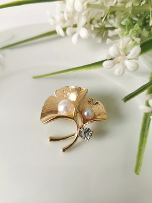 Halley Concept Incili Gingko Broş
