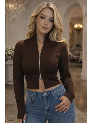 Mügerella Kadın Dar Kalıp Fermuarlı Üst – Modern Minimal Stil