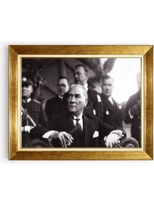 Tablore Altın Varaklı Çerçeveli Siyah Beyaz Mustafa Kemal Atatürk Tablosu - Karizmatik Atatürk Portresi